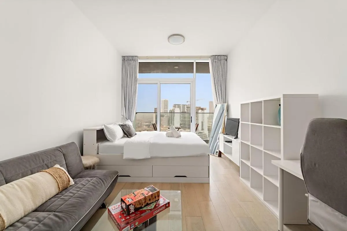 First Class Studio Cozy & Stylish Dubai Apartment