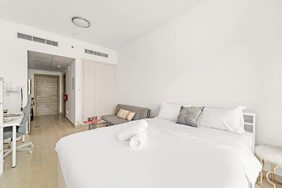 First Class Studio Cozy & Stylish Dubai Apartment